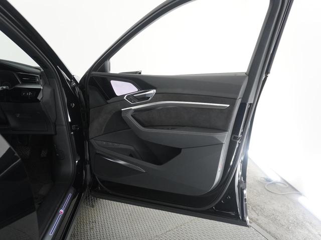 e-トロン 50クワトロ Sライン 認定中古車 サイレンスパッケージ バーチャルエクステリアミラー エクステンディッドアルミニウムブラック/ブラックグラスルックコントロールパネル(15枚目)