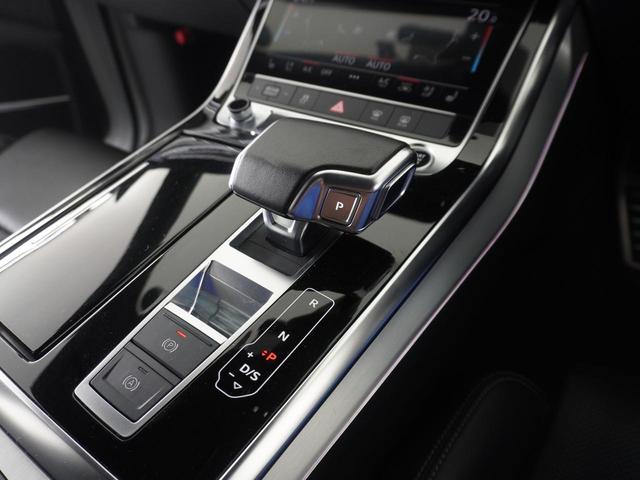 Q8 55TFSIクワトロ 認定中古車 S-lineプラスパッケージ コンフォートアシスタンスパッケージ ブラックスタイリングパッケージ ドアエントリーライト(11枚目)