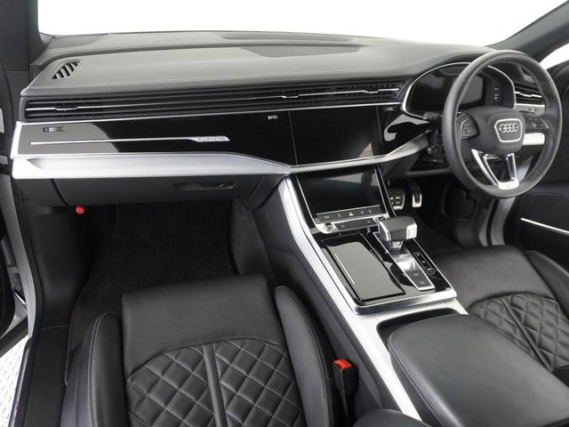 Q8 55TFSIクワトロ 認定中古車 S-lineプラスパッケージ コンフォートアシスタンスパッケージ ブラックスタイリングパッケージ ドアエントリーライト(14枚目)