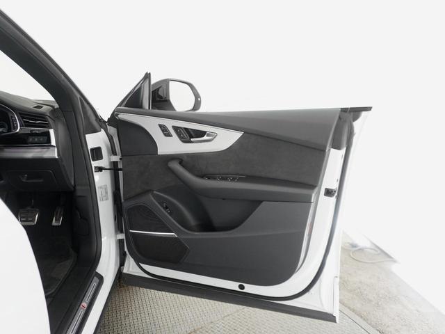 Q8 55TFSIクワトロ 認定中古車 S-lineプラスパッケージ コンフォートアシスタンスパッケージ ブラックスタイリングパッケージ ドアエントリーライト(15枚目)