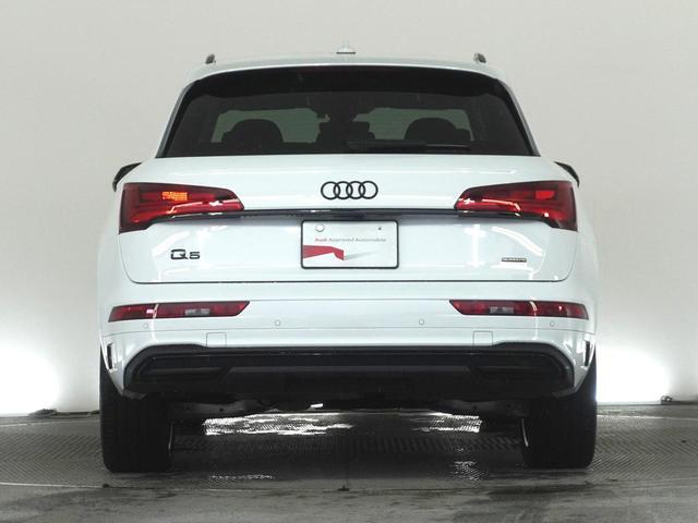 Q5 ハイスタイル 認定中古車 ワンオーナー 限定車 plus パッケージ ラグジュアリーパッケージ ステアリングヒーター アーティフィシャルインテリアレザー マトリクスLEDリヤコンビネーションライト(6枚目)