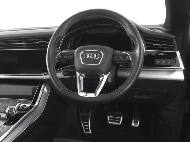 Q8  認定中古車 S lineパッケージ コンフォートアシスタンスパッケージ ブラックAudi rings&ブラックスタイリングパッケージ ホイール22インチ ルーフレールブラック ドアエントリーライト(10枚目)