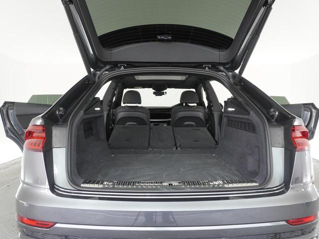 Q8  認定中古車 S lineパッケージ コンフォートアシスタンスパッケージ ブラックAudi rings&ブラックスタイリングパッケージ ホイール22インチ ルーフレールブラック ドアエントリーライト(20枚目)