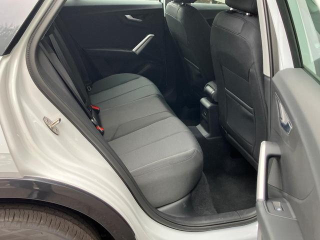 Q2 35TFSIアドバンスド 認定中古車 デモカーアップ車両 ナビゲーションパッケージ コンビニエンス&アシスタンスパッケージ テクノロジーパッケージ バー チャルコックピット シートヒーター ハイビームアシスト サイドアシスト(10枚目)