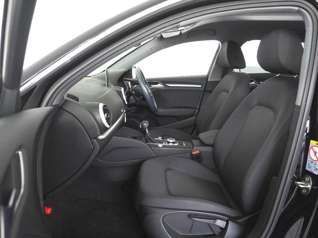 A3 スポーツバック30TFSI 認定中古車 アシスタンスパッケージ ナビゲーションplusパッケージ アウディサウンドシステム アウディプレセンスベーシック バーチャルコックピット ハイビームアシスト ワンオーナー(8枚目)