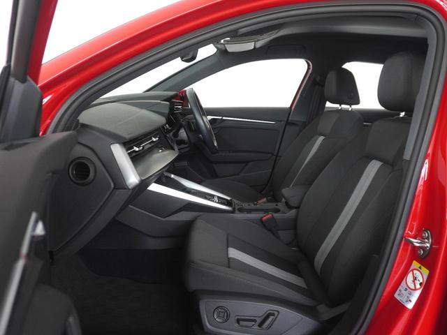 Ａ３ スポーツバック３０ＴＦＳＩアドバンスド　認定中古車　コンビニエンス＆アシスタンスパッケージ　ナビゲーションパッケージ　スマートフォンインターフェイス　フロントシート電動調整機能　シートヒーター　アドバンストキーシステム　レーンアシスト（8枚目）