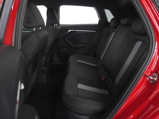 Ａ３ スポーツバック３０ＴＦＳＩアドバンスド　認定中古車　コンビニエンス＆アシスタンスパッケージ　ナビゲーションパッケージ　スマートフォンインターフェイス　フロントシート電動調整機能　シートヒーター　アドバンストキーシステム　レーンアシスト（9枚目）