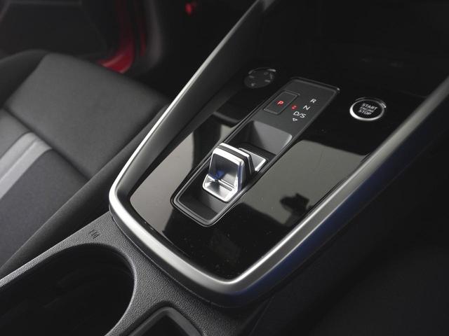 Ａ３ スポーツバック３０ＴＦＳＩアドバンスド　認定中古車　コンビニエンス＆アシスタンスパッケージ　ナビゲーションパッケージ　スマートフォンインターフェイス　フロントシート電動調整機能　シートヒーター　アドバンストキーシステム　レーンアシスト（10枚目）