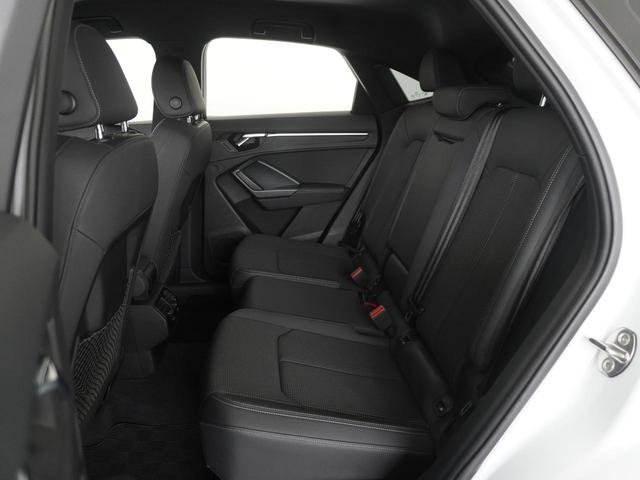 Ｑ３スポーツバック ３５ＴＤＩクワトロ　Ｓライン　認定中古車　アシスタンスパッケージ　スマーフォンインターフェイス　ベーシックパッケージ　ワイヤレスチャージング　マトリクスＬＥＤヘッドライト（10枚目）