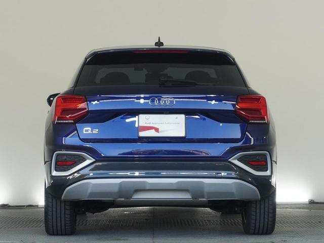 ＡＵＤＩデザインはリアビューもエレガントで存在感があり、ＬＥＤを使ったテールランプも視認性高くデザイン的アクセントになってます。