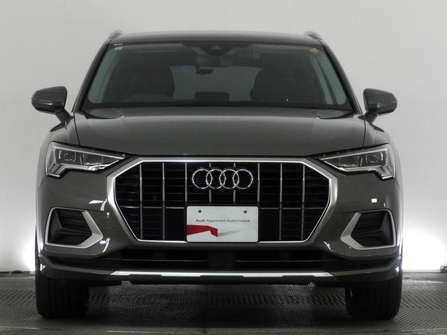 Ｑ３ ３５ＴＦＳＩアドバンスド　認定中古車　アシスタンスパッケージ　３スポークマルチファンクションステアリング　スマートフォンインターフェイス　ベーシックパッケージ　ハイビームアシスト　ワイヤレスチャージング（3枚目）
