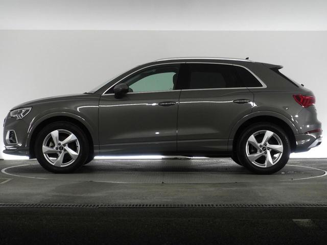 Ｑ３ ３５ＴＦＳＩアドバンスド　認定中古車　アシスタンスパッケージ　３スポークマルチファンクションステアリング　スマートフォンインターフェイス　ベーシックパッケージ　ハイビームアシスト　ワイヤレスチャージング（4枚目）