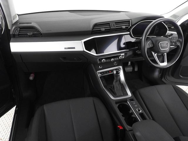 Ｑ３ ３５ＴＦＳＩアドバンスド　認定中古車　アシスタンスパッケージ　３スポークマルチファンクションステアリング　スマートフォンインターフェイス　ベーシックパッケージ　ハイビームアシスト　ワイヤレスチャージング（14枚目）