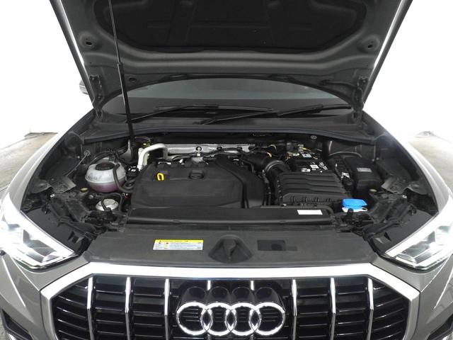 Ｑ３ ３５ＴＦＳＩアドバンスド　認定中古車　アシスタンスパッケージ　３スポークマルチファンクションステアリング　スマートフォンインターフェイス　ベーシックパッケージ　ハイビームアシスト　ワイヤレスチャージング（19枚目）