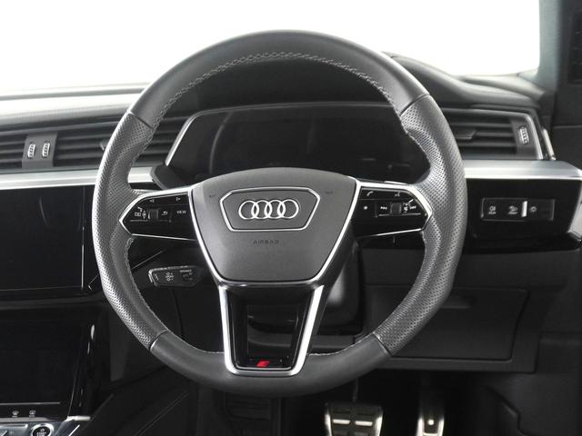 Q8スポーツバック e-トロン 55e-トロンクワトロ Sライン 認定中古車 インテリアパッケージ デジタルマトリクスLEDヘッドライト サイレンスパッケージ パノラマサンルーフ ステアリングホイール3スポークレザーマルチファンクションパドルシフトヒーター(13枚目)