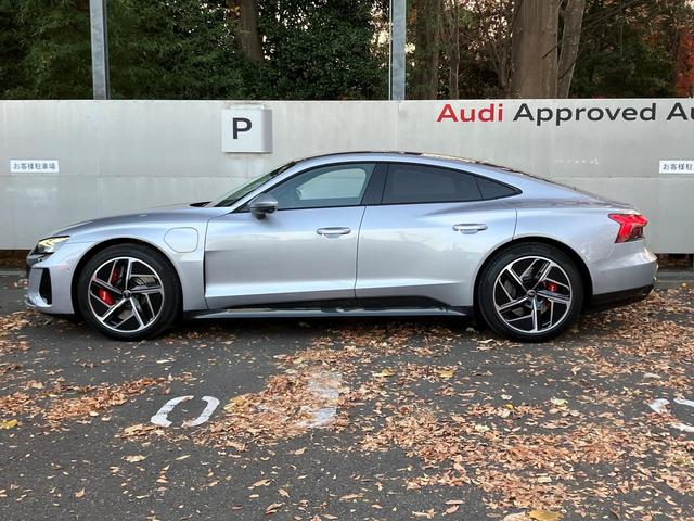 e-トロンGTクワトロ ベースグレード 認定中古車 テクノロジーパッケージ qレザーフリーパッケージ ブレーキタングステンカーバイドコーティング/キャリパーレッド 20インチアルミホイール マトリクスLEDヘッドライト スポーツシートプラス(4枚目)