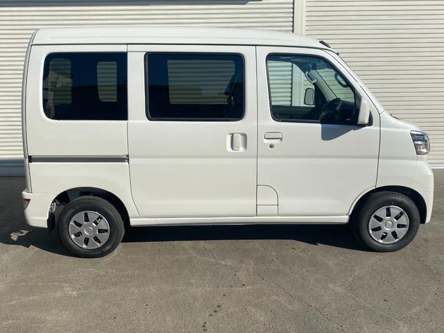 クルーズターボSAIII 届出済未使用車 スマアシIII LEDヘッドライト 前後誤発進抑制制御 選べるカラーパック 4WD クルーズターボ 電動格納ミラー 同色アウターハンドル(2枚目)
