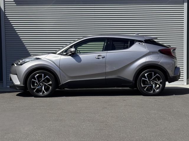 Ｃ－ＨＲ Ｇ　ワンオーナー車　禁煙車　純正９インチナビ　フルセグテレビ　バックカメラ　ＥＴＣ２．０　ドラレコ　セーフティセンス　ブラインドスポットモニター　ＬＥＤヘッドライト　ＬＥＤフォグ　フロントシートヒーター（4枚目）