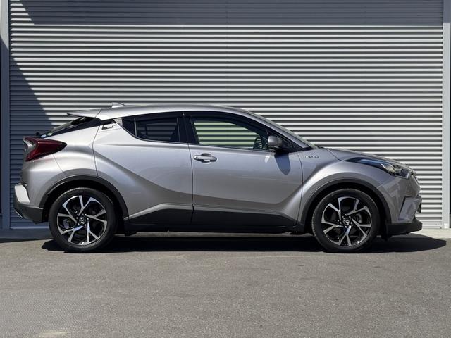 Ｃ－ＨＲ Ｇ　ワンオーナー車　禁煙車　純正９インチナビ　フルセグテレビ　バックカメラ　ＥＴＣ２．０　ドラレコ　セーフティセンス　ブラインドスポットモニター　ＬＥＤヘッドライト　ＬＥＤフォグ　フロントシートヒーター（5枚目）