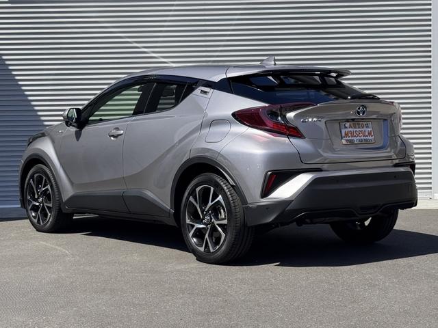 Ｃ－ＨＲ Ｇ　ワンオーナー車　禁煙車　純正９インチナビ　フルセグテレビ　バックカメラ　ＥＴＣ２．０　ドラレコ　セーフティセンス　ブラインドスポットモニター　ＬＥＤヘッドライト　ＬＥＤフォグ　フロントシートヒーター（6枚目）
