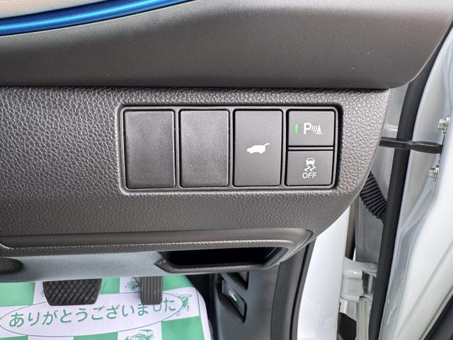 ヴェゼル ｅ：ＨＥＶ　Ｚ・ＰＬａＹパッケージ　登録済未使用車　純正エアロ　９型コネクトナビ　パノラマルーフ　パノラマモニター　後退出庫サポート　アドバンスドルームミラー　前後ドラレコ　フロアマットプレミアム　ドアバイザー　ＥＴＣ２．０（22枚目）