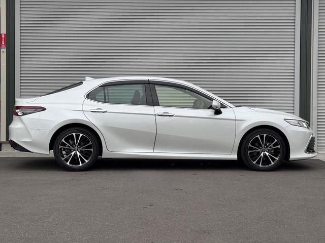 カムリ Ｇ　ワンオーナー車　禁煙車　純正９型ナビ　フルセグテレビ　バックカメラ　前後車内３カメラドラレコ　ＥＴＣ２．０　ＣＤ　ＤＶＤ再生　セーフティセンス　クリアランスソナー　ブラインドスポットモニター（5枚目）