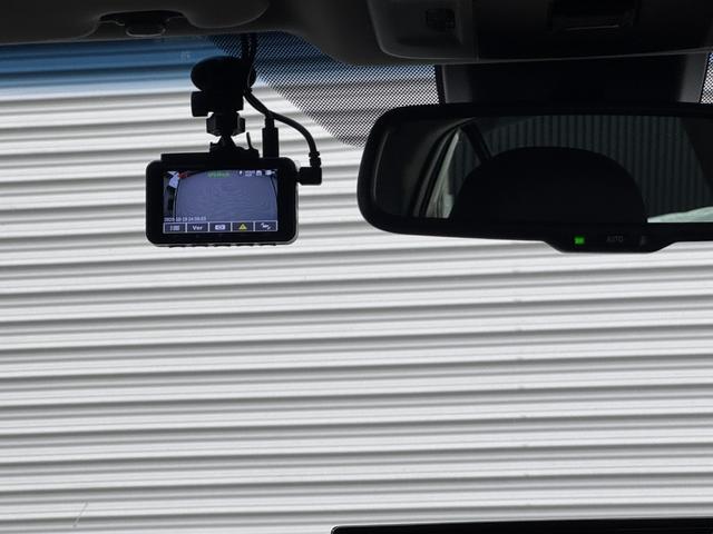 カムリ Ｇ　ワンオーナー車　禁煙車　純正９型ナビ　フルセグテレビ　バックカメラ　前後車内３カメラドラレコ　ＥＴＣ２．０　ＣＤ　ＤＶＤ再生　セーフティセンス　クリアランスソナー　ブラインドスポットモニター（17枚目）