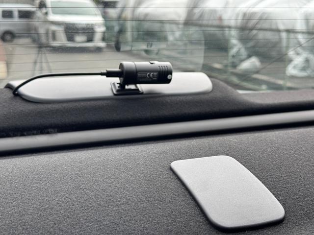 カムリ Ｇ　ワンオーナー車　禁煙車　純正９型ナビ　フルセグテレビ　バックカメラ　前後車内３カメラドラレコ　ＥＴＣ２．０　ＣＤ　ＤＶＤ再生　セーフティセンス　クリアランスソナー　ブラインドスポットモニター（19枚目）