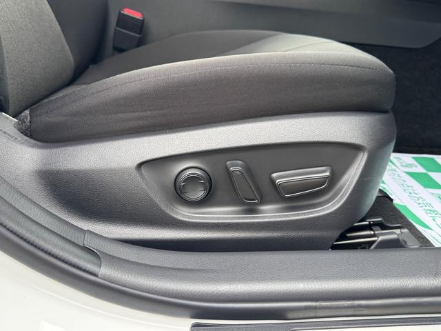 カムリ Ｇ　ワンオーナー車　禁煙車　純正９型ナビ　フルセグテレビ　バックカメラ　前後車内３カメラドラレコ　ＥＴＣ２．０　ＣＤ　ＤＶＤ再生　セーフティセンス　クリアランスソナー　ブラインドスポットモニター（28枚目）