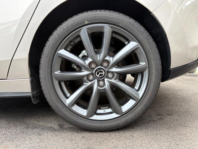 ＭＡＺＤＡ３ファストバック ２０Ｓ　ツーリング　ドライブレコーダー　ＥＴＣ　全周囲カメラ　ナビ　ＴＶ　クリアランスソナー　オートクルーズコントロール　レーンアシスト　衝突被害軽減システム　アルミホイール　オートライト　ＬＥＤヘッドランプ（17枚目）