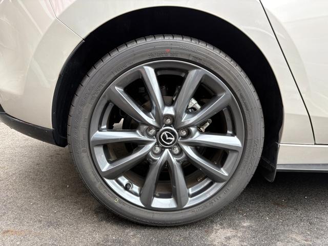 ＭＡＺＤＡ３ファストバック ２０Ｓ　ツーリング　ドライブレコーダー　ＥＴＣ　全周囲カメラ　ナビ　ＴＶ　クリアランスソナー　オートクルーズコントロール　レーンアシスト　衝突被害軽減システム　アルミホイール　オートライト　ＬＥＤヘッドランプ（18枚目）