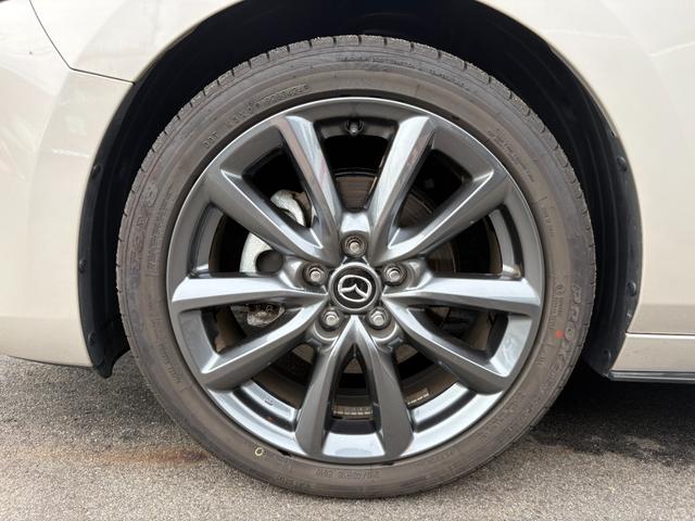 ＭＡＺＤＡ３ファストバック ２０Ｓ　ツーリング　ドライブレコーダー　ＥＴＣ　全周囲カメラ　ナビ　ＴＶ　クリアランスソナー　オートクルーズコントロール　レーンアシスト　衝突被害軽減システム　アルミホイール　オートライト　ＬＥＤヘッドランプ（19枚目）