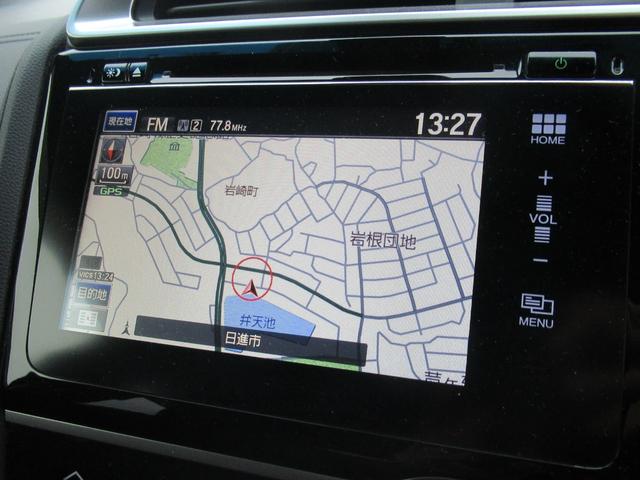 フィットハイブリッド Ｓパッケージ　禁煙車　シティブレーキ　インターナビ　フルセグＴＶ　バックカメラ　スマートキー　プッシュスタート　クルコン　フォグライト　ＥＴＣ　リアスポ　ＨＤＭＩ　パドルシフト　スペアキー　サイドバイザー（16枚目）