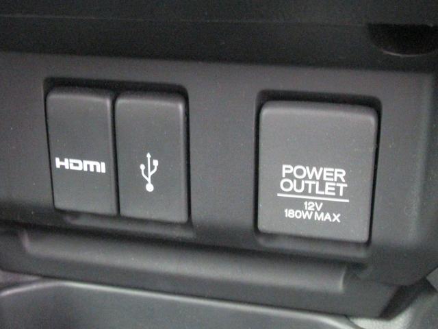 フィットハイブリッド Ｓパッケージ　禁煙車　シティブレーキ　インターナビ　フルセグＴＶ　バックカメラ　スマートキー　プッシュスタート　クルコン　フォグライト　ＥＴＣ　リアスポ　ＨＤＭＩ　パドルシフト　スペアキー　サイドバイザー（21枚目）