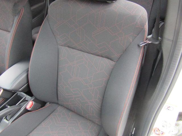 フィットハイブリッド Ｓパッケージ　禁煙車　シティブレーキ　インターナビ　フルセグＴＶ　バックカメラ　スマートキー　プッシュスタート　クルコン　フォグライト　ＥＴＣ　リアスポ　ＨＤＭＩ　パドルシフト　スペアキー　サイドバイザー（37枚目）