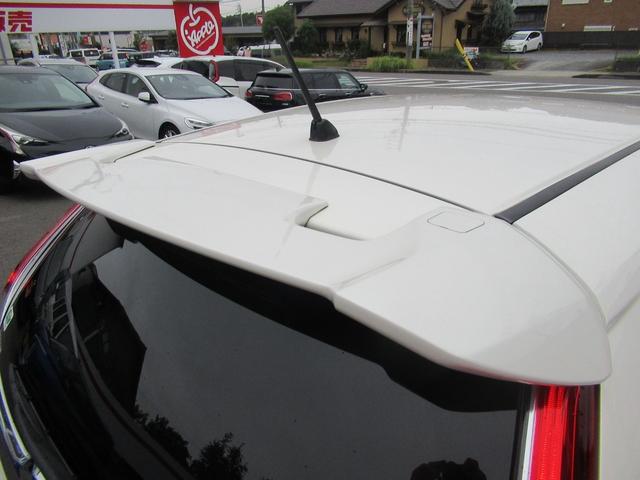 フィットハイブリッド Ｓパッケージ　禁煙車　シティブレーキ　インターナビ　フルセグＴＶ　バックカメラ　スマートキー　プッシュスタート　クルコン　フォグライト　ＥＴＣ　リアスポ　ＨＤＭＩ　パドルシフト　スペアキー　サイドバイザー（42枚目）