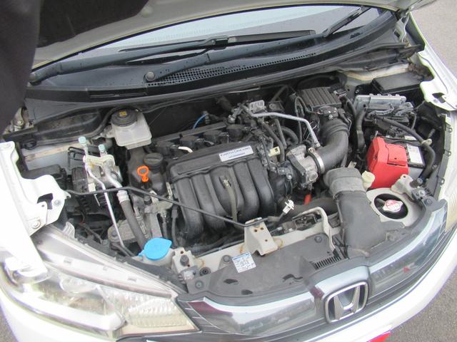 フィットハイブリッド Ｓパッケージ　禁煙車　シティブレーキ　インターナビ　フルセグＴＶ　バックカメラ　スマートキー　プッシュスタート　クルコン　フォグライト　ＥＴＣ　リアスポ　ＨＤＭＩ　パドルシフト　スペアキー　サイドバイザー（46枚目）