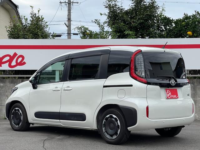 シエンタ ハイブリッドZ 禁煙車 ワンオーナー 10.5インチディスプレイナビ フルセグTV パノラミックビュー BSM レーダークルコン ハンズフリーパワースライドドア シートヒーター ステアリングヒーター LEDヘッド(4枚目)