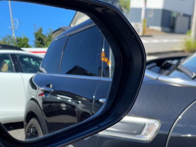 シエンタ ハイブリッドZ 禁煙車 ワンオーナー 10.5インチディスプレイナビ フルセグTV パノラミックビュー BSM レーダークルコン ハンズフリーパワースライドドア シートヒーター ステアリングヒーター LEDヘッド(6枚目)