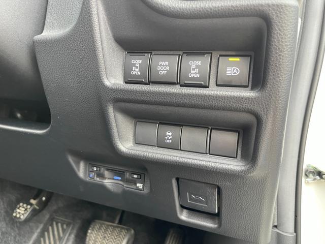 シエンタ ハイブリッドZ 禁煙車 ワンオーナー 10.5インチディスプレイナビ フルセグTV パノラミックビュー BSM レーダークルコン ハンズフリーパワースライドドア シートヒーター ステアリングヒーター LEDヘッド(11枚目)