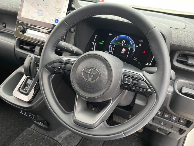 シエンタ ハイブリッドZ 禁煙車 ワンオーナー 10.5インチディスプレイナビ フルセグTV パノラミックビュー BSM レーダークルコン ハンズフリーパワースライドドア シートヒーター ステアリングヒーター LEDヘッド(12枚目)