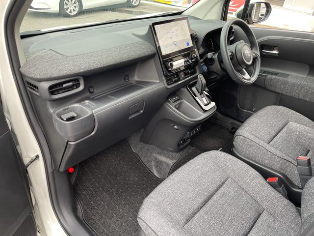 シエンタ ハイブリッドZ 禁煙車 ワンオーナー 10.5インチディスプレイナビ フルセグTV パノラミックビュー BSM レーダークルコン ハンズフリーパワースライドドア シートヒーター ステアリングヒーター LEDヘッド(24枚目)