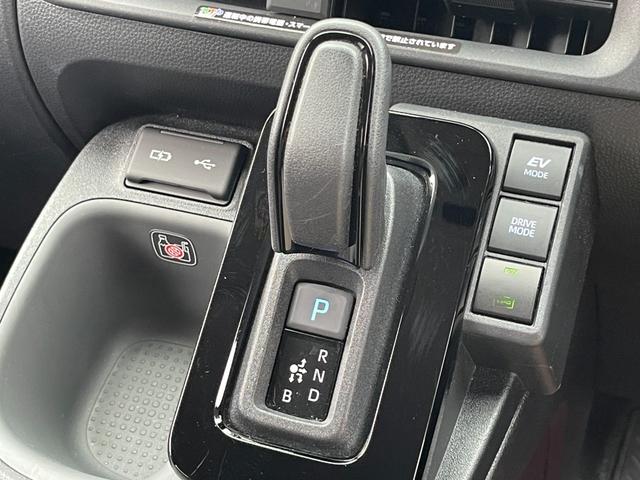 シエンタ ハイブリッドZ 禁煙車 ワンオーナー 10.5インチディスプレイナビ フルセグTV パノラミックビュー BSM レーダークルコン ハンズフリーパワースライドドア シートヒーター ステアリングヒーター LEDヘッド(55枚目)