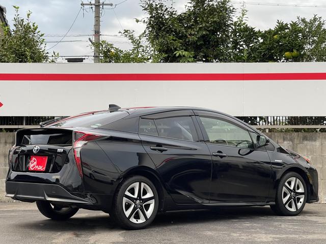 プリウス Ｓツーリングセレクション　ディーラーナビ　フルセグＴＶ　バックモニター　レーダークルコン　ドライブレコーダー　ＬＥＤヘッドライト　オートライト　ブラック合皮シート　プリクラッシュ　快適温熱シート　純正１７インチアルミホイール（3枚目）