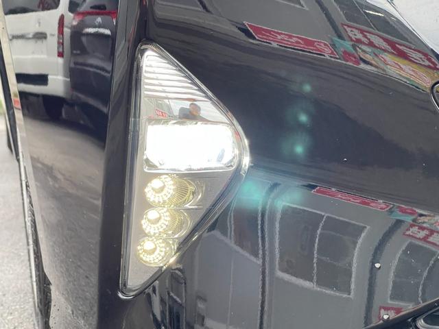 プリウス Ｓツーリングセレクション　ディーラーナビ　フルセグＴＶ　バックモニター　レーダークルコン　ドライブレコーダー　ＬＥＤヘッドライト　オートライト　ブラック合皮シート　プリクラッシュ　快適温熱シート　純正１７インチアルミホイール（7枚目）