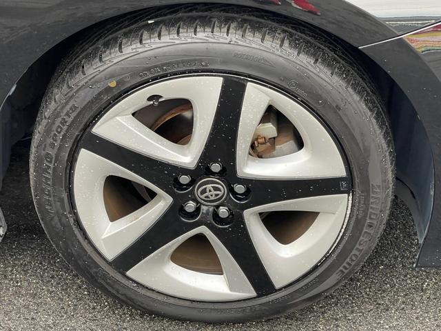 プリウス Ｓツーリングセレクション　ディーラーナビ　フルセグＴＶ　バックモニター　レーダークルコン　ドライブレコーダー　ＬＥＤヘッドライト　オートライト　ブラック合皮シート　プリクラッシュ　快適温熱シート　純正１７インチアルミホイール（10枚目）