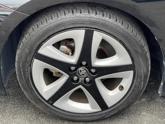 プリウス Ｓツーリングセレクション　ディーラーナビ　フルセグＴＶ　バックモニター　レーダークルコン　ドライブレコーダー　ＬＥＤヘッドライト　オートライト　ブラック合皮シート　プリクラッシュ　快適温熱シート　純正１７インチアルミホイール（12枚目）