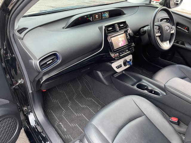 プリウス Ｓツーリングセレクション　ディーラーナビ　フルセグＴＶ　バックモニター　レーダークルコン　ドライブレコーダー　ＬＥＤヘッドライト　オートライト　ブラック合皮シート　プリクラッシュ　快適温熱シート　純正１７インチアルミホイール（29枚目）