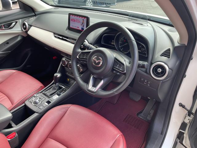 ＣＸ－３ １５Ｓ　１００周年特別記念車　マツダコネクト　１年保証付き　３６０度ビュー　ＢＯＳＥサウンド　レッドスムース革　パワーシート　シートヒーター　フルセグ　ヘッドアップディスプレイ　ブラインドスポットモニター　純正１８インチＡＷ（11枚目）