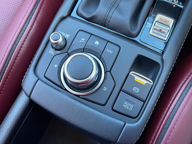 ＣＸ－３ １５Ｓ　１００周年特別記念車　マツダコネクト　１年保証付き　３６０度ビュー　ＢＯＳＥサウンド　レッドスムース革　パワーシート　シートヒーター　フルセグ　ヘッドアップディスプレイ　ブラインドスポットモニター　純正１８インチＡＷ（60枚目）